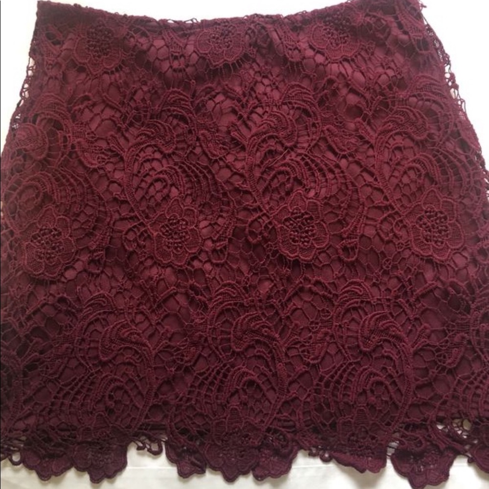 Lace skirt
